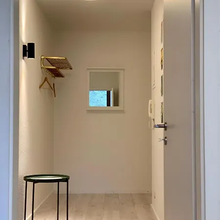 Hinterhaus No3 *