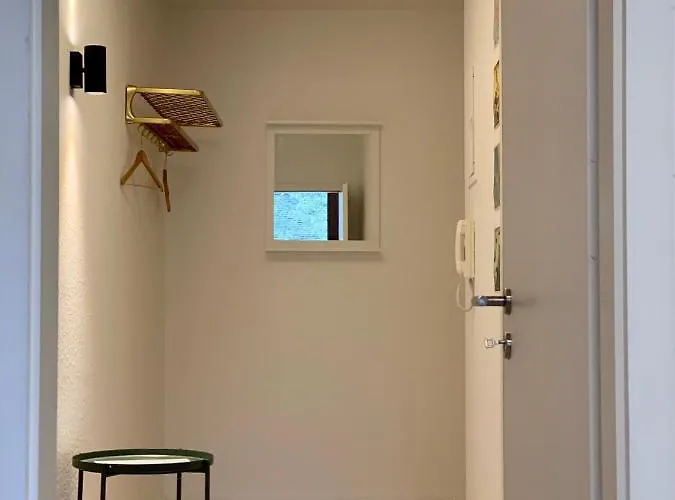 Hinterhaus No3 *